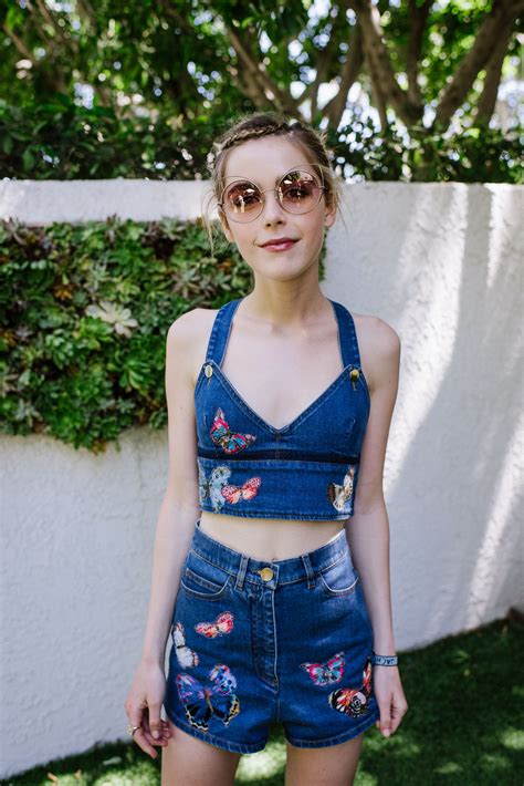 Kiernan Shipka outfit